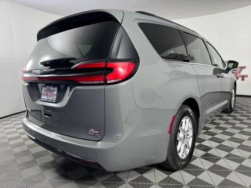Used 2022 Chrysler Pacifica Touring-L FWD image 27