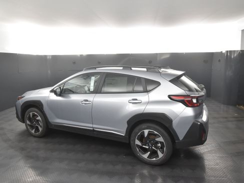 Used 2025 Subaru Crosstrek 2.5i Limited AWD/4WD image 8
