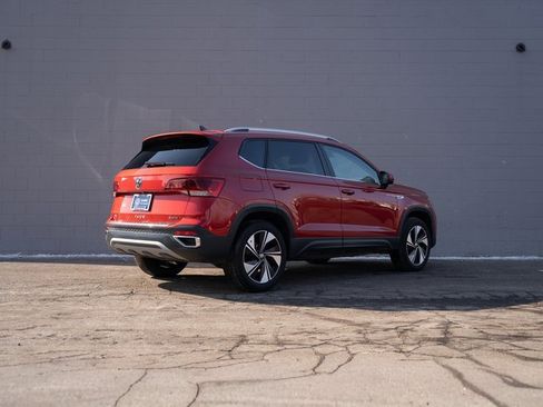 Used 2024 Volkswagen Taos SE image 7