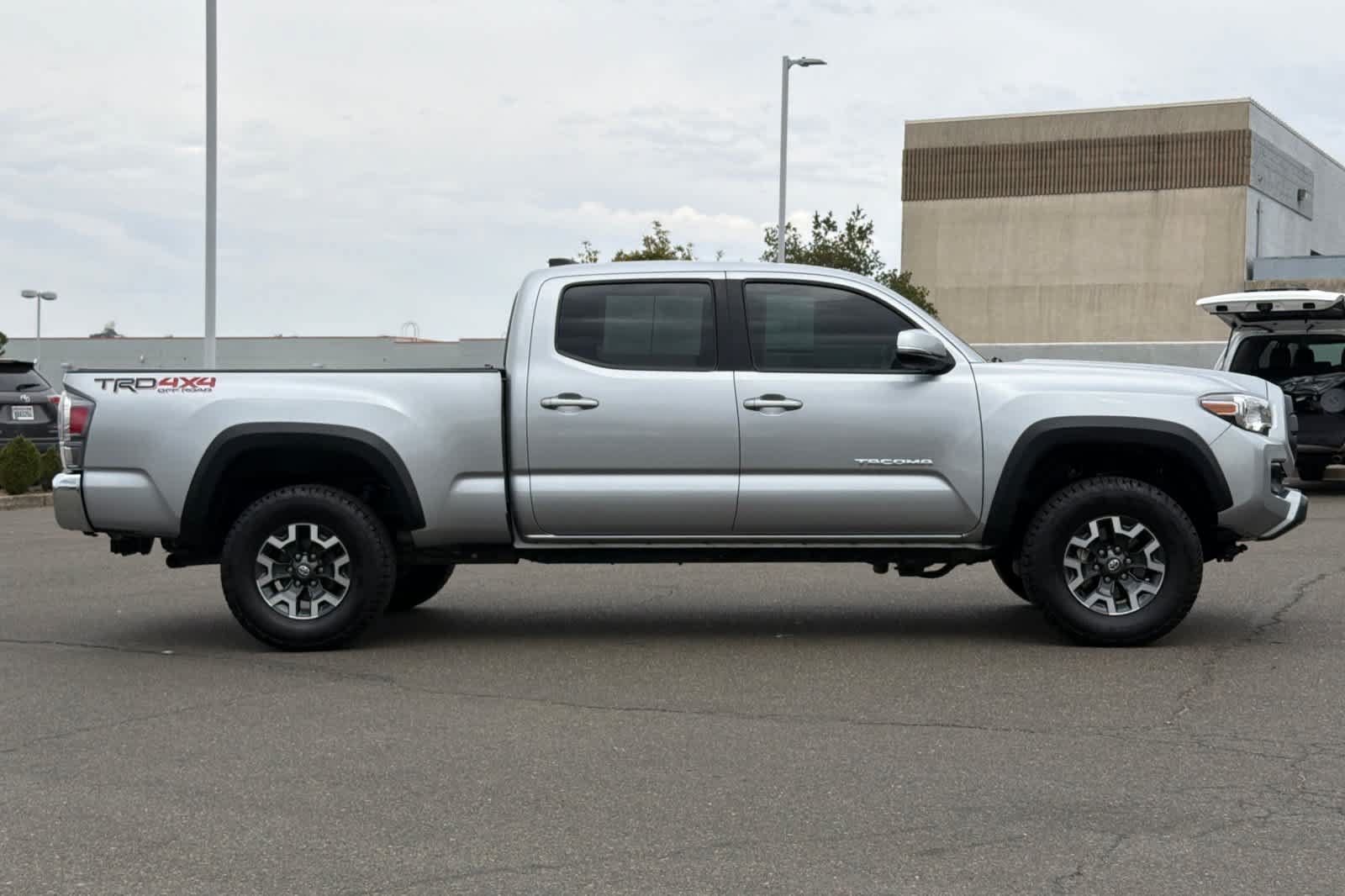 Used 2022 Toyota Tacoma TRD Off-Road AWD/4WD image 6