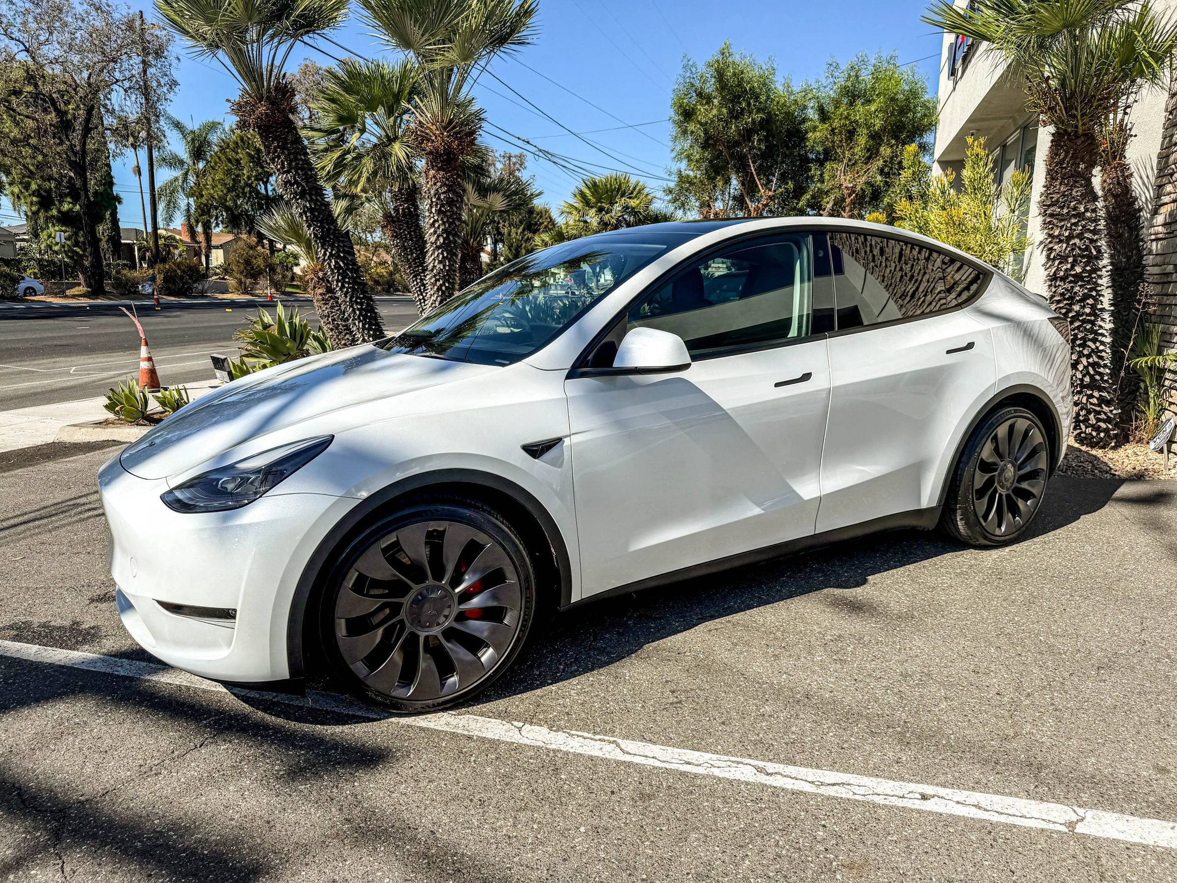 Used 2023 Tesla Model Y Performance AWD/4WD image 5