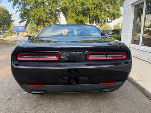 Used 2016 Dodge Challenger SXT RWD image 6