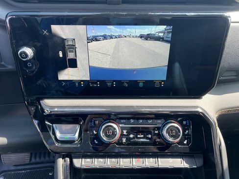 Used 2023 GMC Sierra 1500 AT4 w/ AT4 Premium Package AWD/4WD image 32