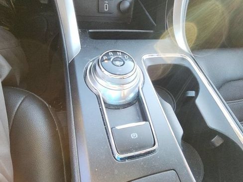 Used 2017 Ford Fusion SE w/ Equipment Group 201A AWD/4WD image 25