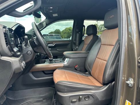 Certified 2023 Chevrolet Silverado 1500 High Country w/ High Country Premium Package image 19