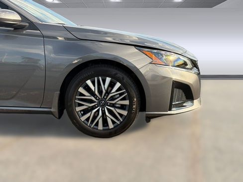 New 2025 Nissan Altima 2.5 SV w/ SV Premium Package image 10