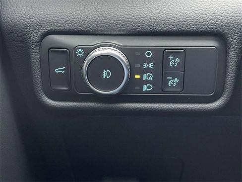 Used 2021 Ford Explorer XLT w/ Equipment Group 202A image 23