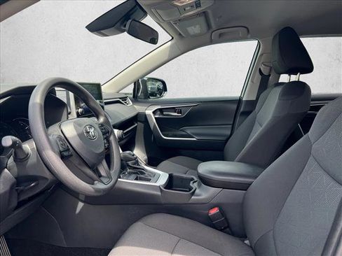 Certified 2025 Toyota RAV4 XLE FWD image 9