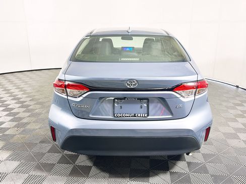 Used 2024 Toyota Corolla LE image 4