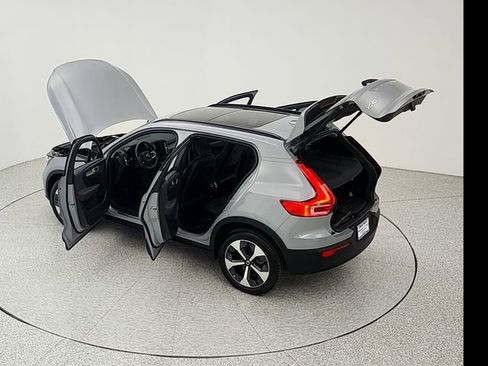 Used 2024 Volvo XC40 B5 Plus w/ Protection Package Premier AWD/4WD image 42