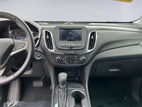 Used 2024 Chevrolet Equinox LT image 11