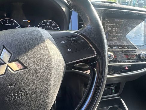 Used 2020 Mitsubishi Outlander SE AWD/4WD image 16
