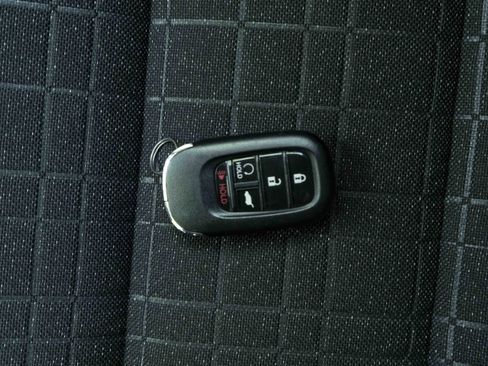 Used 2025 Honda HR-V Sport image 43