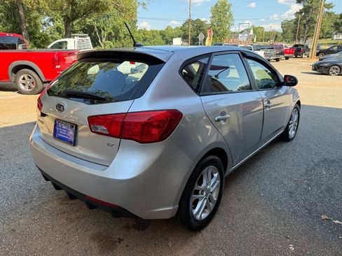 Used 2011 Kia Forte EX FWD image 6