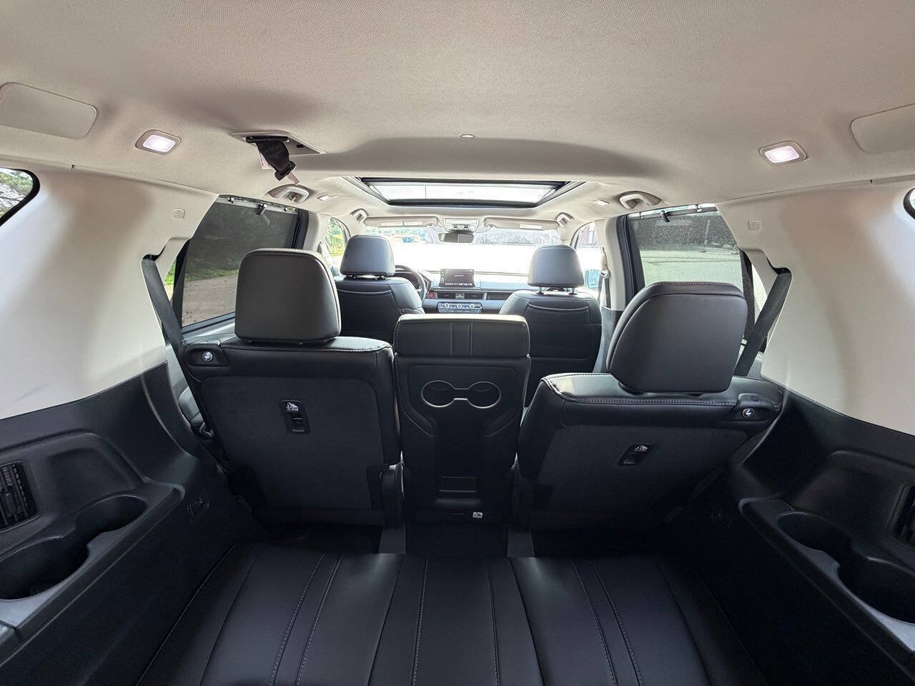 Used 2025 Honda Pilot Elite image 17