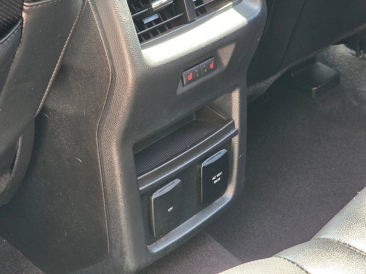 Used 2019 Ford Edge Titanium w/ Equipment Group 301A FWD image 27