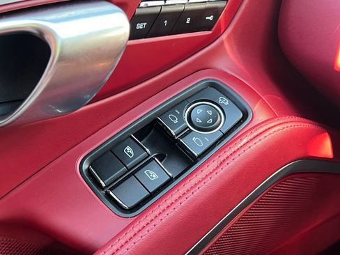 Used 2025 Porsche 718 Boxster GTS RWD image 33