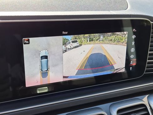 Used 2021 Mercedes-Benz GLE 350 w/ Premium Package image 31