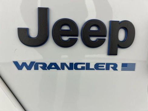 Used 2025 Jeep Wrangler Unlimited Sahara w/ Safety Group AWD/4WD image 31