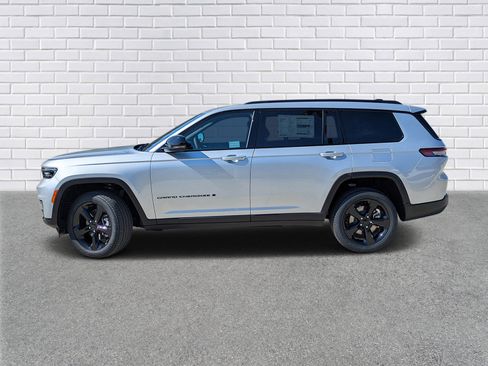 New 2025 Jeep Grand Cherokee L Limited image 2