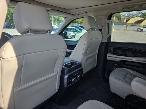 Used 2020 Ford Expedition Platinum image 12