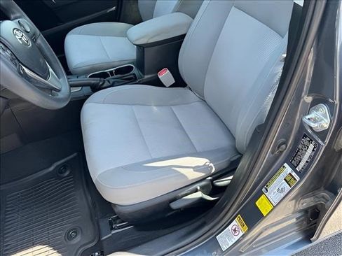 Used 2015 Toyota Corolla LE FWD image 6