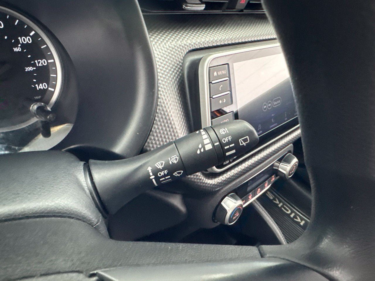 Used 2018 Nissan Kicks SV w/ Exterior Package FWD image 21