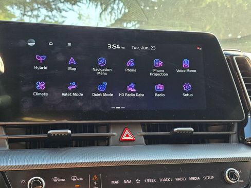 Certified 2025 Kia Sportage SX Prestige AWD/4WD image 19