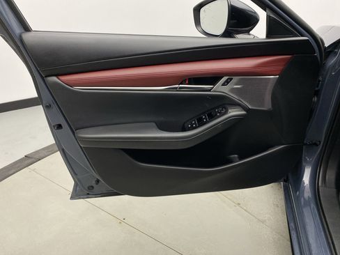 Used 2021 MAZDA MAZDA3 Hatchback w/Premium Plus Pkg image 9