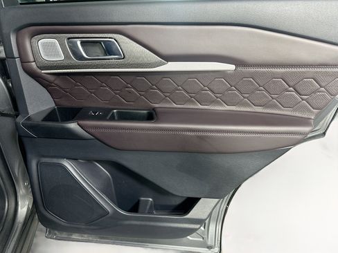 Used 2025 Ford Explorer Platinum w/ LUX Leather Package image 33