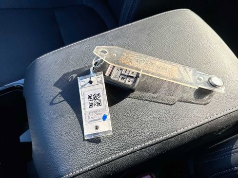 Certified 2018 Honda Clarity Touring image 32