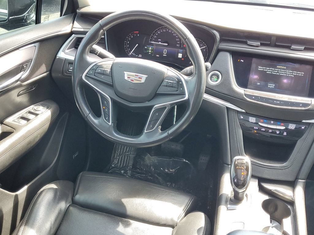 Used 2017 Cadillac XT5 Luxury w/ Driver Awareness Package FWD image 15