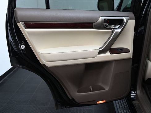 Used 2014 Lexus GX 460 w/ Premium Package AWD/4WD image 37