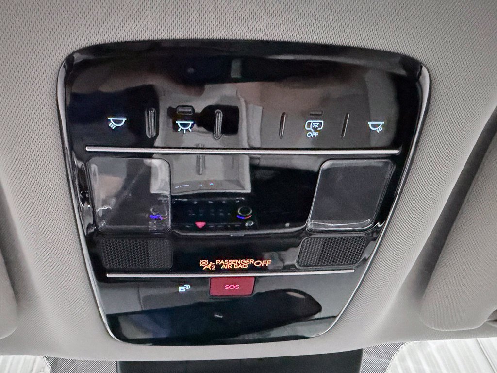 Used 2025 Hyundai Santa Fe SEL FWD image 21