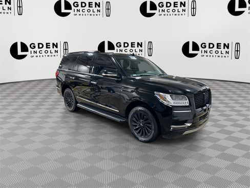 Used 2018 Lincoln Navigator Premiere image 2