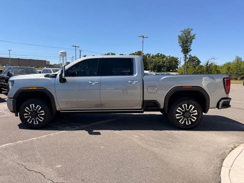 Used 2024 GMC Sierra 2500 Denali Ultimate AWD/4WD image 7