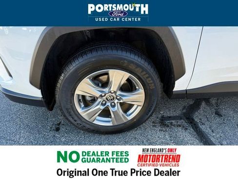 Used 2024 Toyota Camry LE image 28