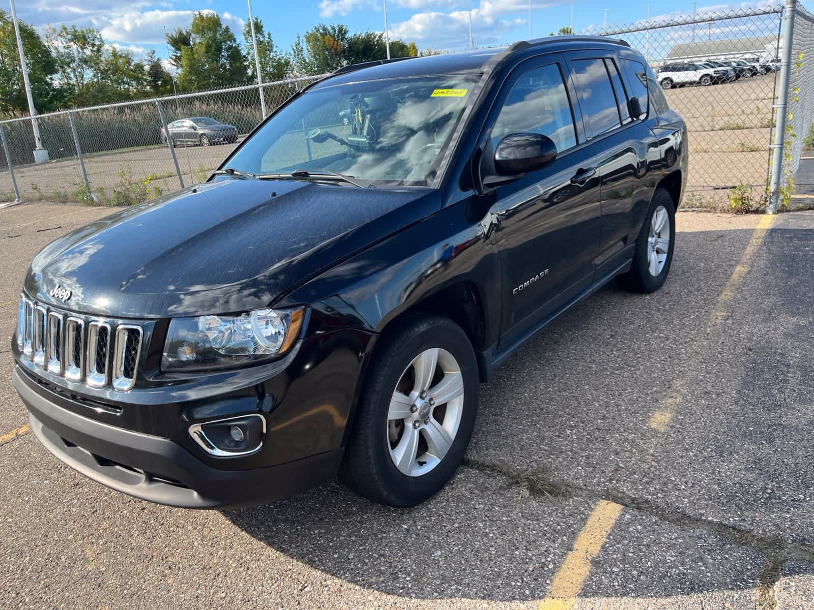 Used 2017 Jeep Compass Latitude AWD/4WD image 4
