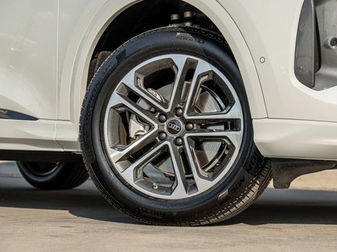 New 2025 Audi Q5 Premium w/ Convenience Package AWD/4WD image 2