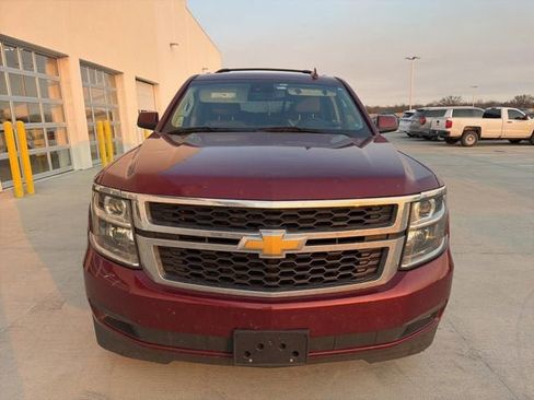 Used 2019 Chevrolet Suburban LT image 8