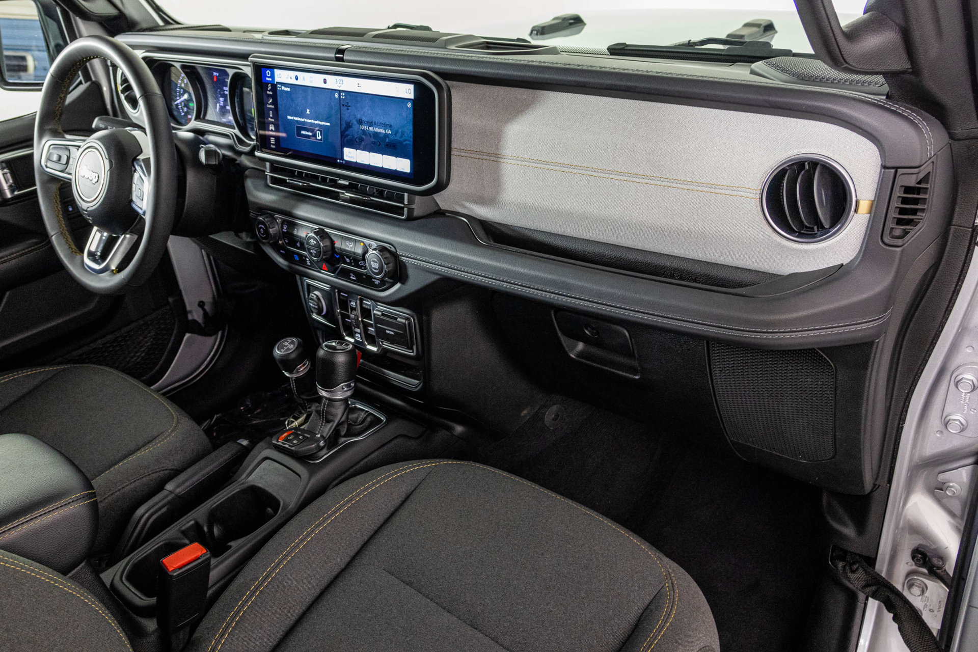 Used 2024 Jeep Wrangler Unlimited Sahara AWD/4WD image 45