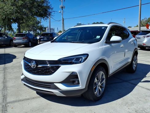 Used 2021 Buick Encore GX Essence w/ Experience Buick Package image 3