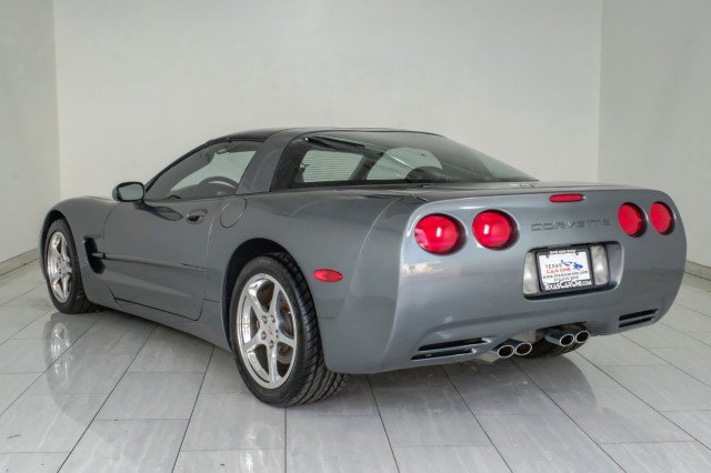 Used 2003 Chevrolet Corvette Coupe w/ Preferred Equipment Group RWD image 8