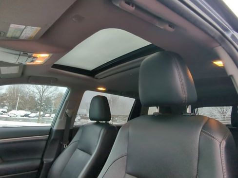 Certified 2019 Toyota Highlander Limited image 10