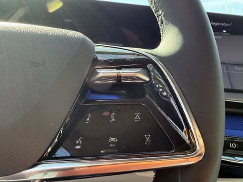 New 2026 Cadillac Optiq Luxury 2 image 26