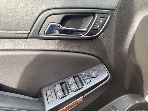 Used 2019 Chevrolet Tahoe Premier AWD/4WD image 16