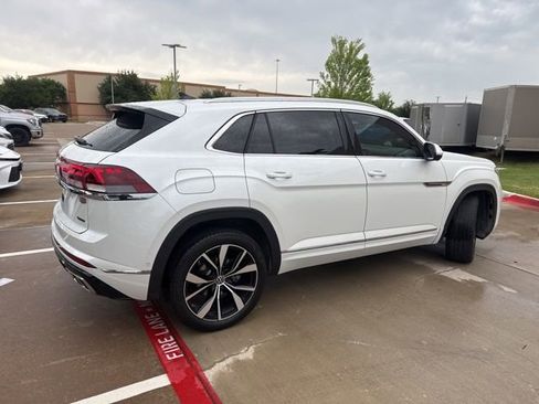 Used 2025 Volkswagen Atlas Cross Sport SEL Premium R-Line image 3