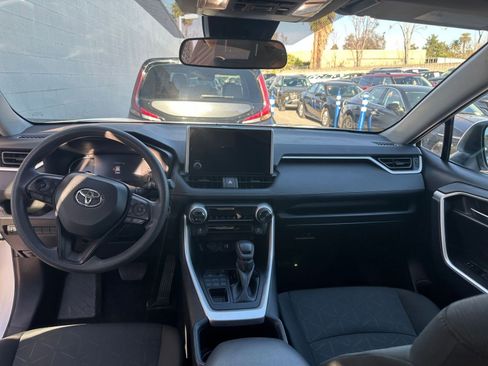 Used 2025 Toyota RAV4 XLE w/ Convenience Package image 35