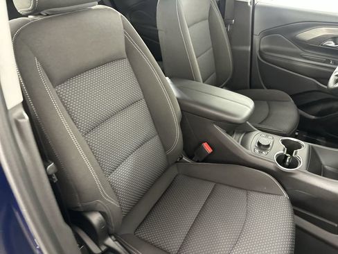 Used 2023 GMC Terrain SLE w/ Driver Convenience Package FWD image 28