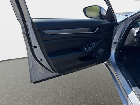 Used 2022 Honda Accord LX image 13